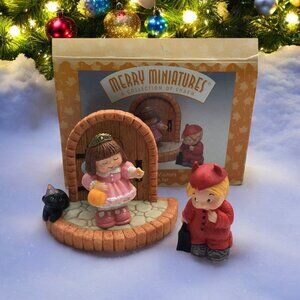Halloween Bashful Visitors Hallmark Merry Miniatures Figurine Set - 1997
